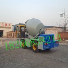 江西瑞金流動(dòng)式攪拌車(chē)廠家 金億自上料攪拌車(chē)價(jià)格