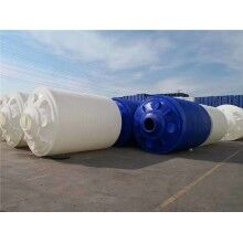 PE水箱 純水水箱 污水水箱 重慶水箱生產(chǎn)廠家 塑料水箱產(chǎn)品常用名稱：塑料水箱、PE水箱、PE桶、蓄水箱、儲水箱、PE儲罐、塑料儲罐、清洗水箱、塑料水箱儲罐、聚乙烯水箱、反滲透塑料水箱、超濾水箱、原水