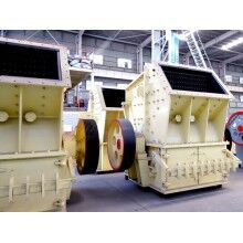 在砂石緊缺的非常時(shí)期，小型碎沙機(jī)發(fā)揮大作用