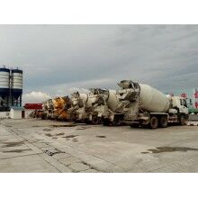 租賃混凝土灌車，攪拌運輸車